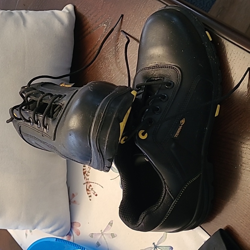 Terra steel toe work shoes